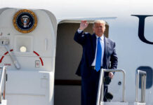 Donald Trump stepping out of Air Force One