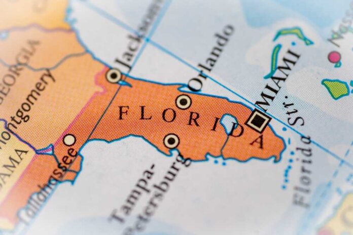 Florida,,United,States,Highlighted,On,A,World,Map. Close-up map of Florida peninsula with major cities highlighted