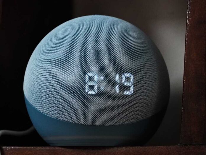 Trivandrum,,Kerala,,India,,July,16,,2022:,Alexa,Echo,Dot,,4th A red neon privacy warning sign with an exclamation mark