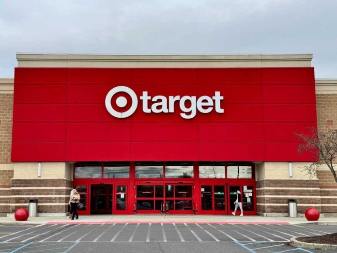 Phillipsburg,,Nj,Usa,-,March,17,,2025,:,Facade,Of Exterior view of a Target store with a red facade